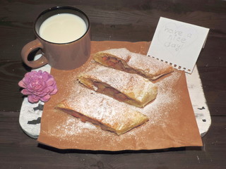 Strudel, Apple, bread, cinnamon, Breakfast, lunch, food, dessert, milk, note