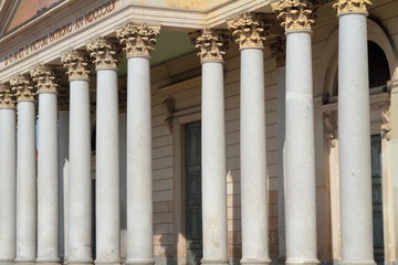 COLONNE BIANCHE ANTICHE CON CAPITELLI, ANCIENT WHITE COLUMNS WITH CAPITELLI