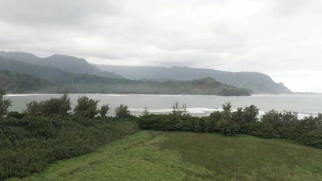 View of mountains in Hanalei Bay, Hawaii