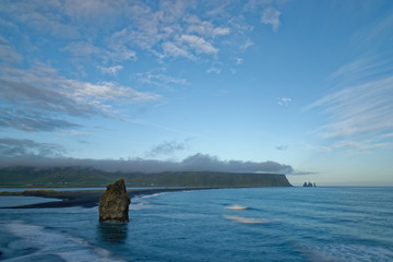 Fototapeta na wymiar Blick auf den Strand von Reynisfjara, Vik, Island