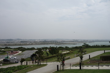 Fototapeta premium 日本の沖縄の瀬長島の景色