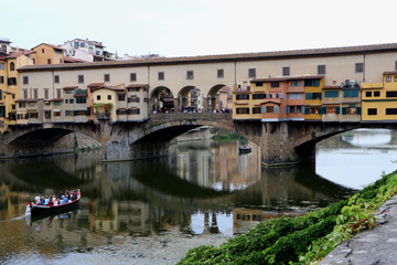 Fototapeta na wymiar Ponte Vecchio in florence