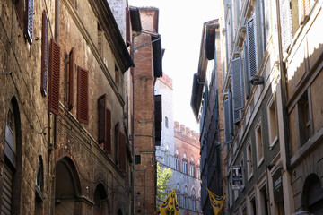 Fototapeta na wymiar Siena street scene