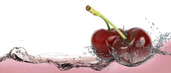 Fototapeta na wymiar Cherry drink with cherries.