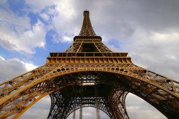 Naklejka premium Widok na wieżę Eifel