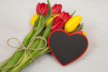 Tulpen und Karte