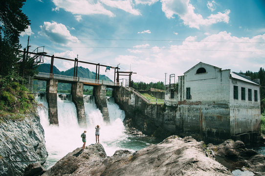 hoover dam on the river Chemal