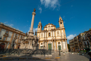 Obraz premium Fontana Pretoria on Piazza Pretoria. Work of the Florentine sculptor Francesco Camilliani. Palermo, Sicily, Italy