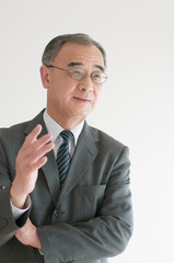微笑むビジネスマン