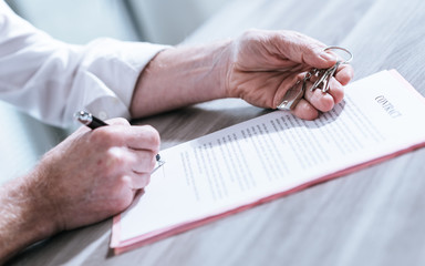 Real estate contract signature (Lorem ipsum text used