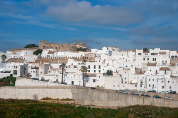 Fototapeta premium calle del municipio de Vejer de la Frontera y uno de los llamados pueblos blancos de Andalucía 