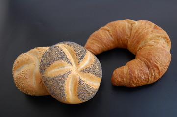 Croissant + Mohnbrötchen 1