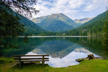 idyllischer Etrachsee in den Niederen Tauern