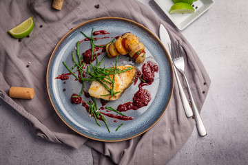 Zanderfilet mit Chorizo-Kartoffel-Spießen