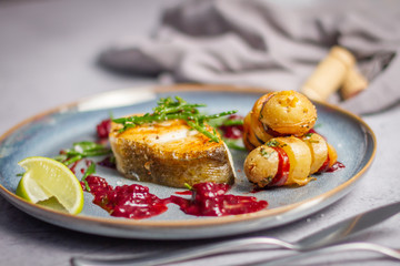 Zanderfilet mit Chorizo-Kartoffel-Spießen