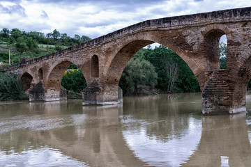 Fototapeta na wymiar ancient bridge in the way to santiago