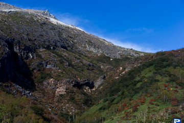 那須岳の岩肌、青空と雲と#13
