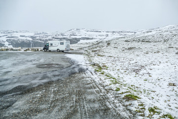 Trend-Urlaub Wohnmobil Camping Glamping Winter Norwegen