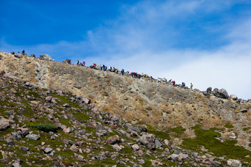 那須岳の岩肌、青空と雲と#1