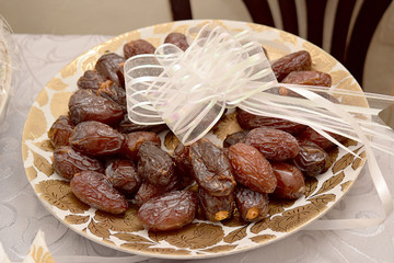 Moroccan biscuits are served with tea. Moroccan biscuits are offered at the wedding and Eid al-Fitr. Cornes de gazelles