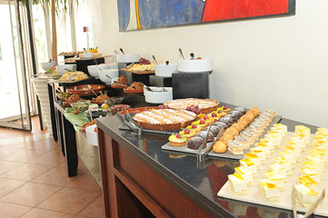 Moroccan biscuits are served with tea. Moroccan biscuits are offered at the wedding and Eid al-Fitr. Cornes de gazelles