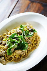 Oyster and spinach spaghetti