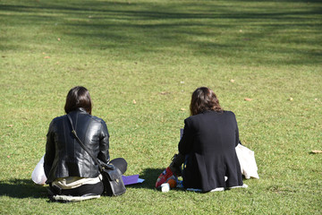 pieton gens temps horaire loisir femme parc vert