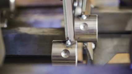 7765_Closer_look_of_the_front_of_the_grapple.jpg