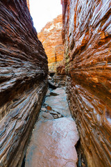 hiking down in weano gorge in karijini national park, western australia 13