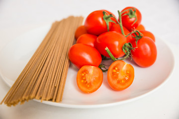 Pomodori e spaghetti integrali
