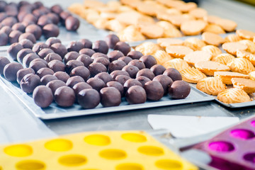 chocolate balls of dough, ready to bake
