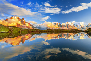 Fototapeta premium Summer panorama of the Lac Blanc lake with Mont Blanc (Monte Bianco) on background, Chamonix location. Beautiful outdoor scene in Vallon de Berard Nature Reserve, Graian Alps, France, Europe.