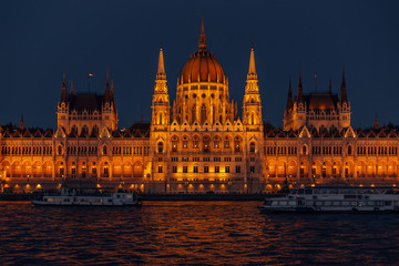 Fototapeta na wymiar The Hungarian Parliament Building on the bank of the Danube in B