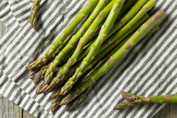 Raw Green Organic Asparagus Spears