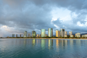 Obraz premium Beautiful city skyline of Honolulu Hawaii. 
