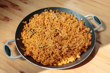 fideuá with prawns