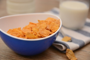 cereali e latte cibo per colazione del mattino