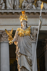 Obraz premium Athena Fountain (Pallas-Athene-Brunnen) in front of the Parliament during sunset, Vienna, Austria, closeup