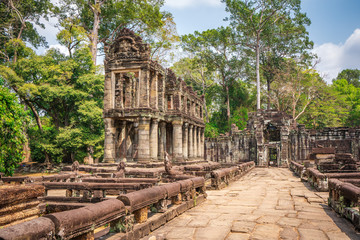 Fototapeta premium Preah Khan temple, Cabodia: Two level structure and naga railing