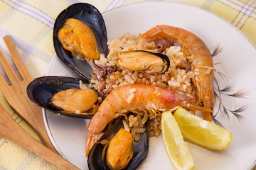 Tasty seafood dish – Paella a la marinera