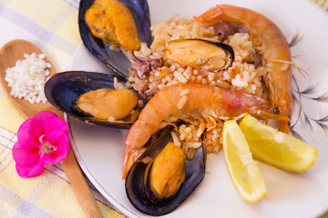 Tasty seafood dish – Paella a la marinera
