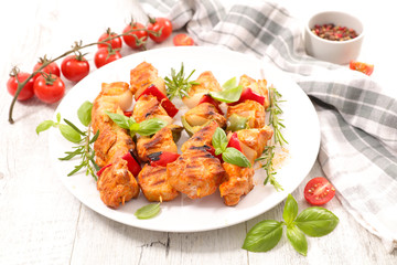 barbecue chicken with tomato and basil