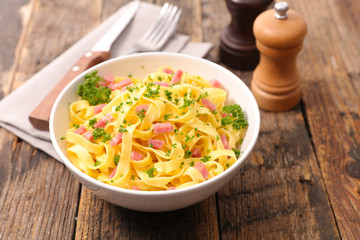 tagliatelle with ham and cheese