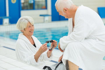 Fototapeta premium senior couple in balneotherapy