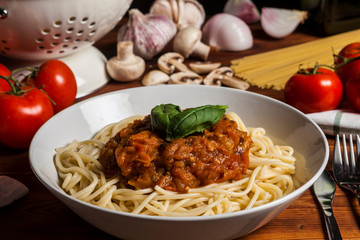 Bodegon de comida italiana, espagueti