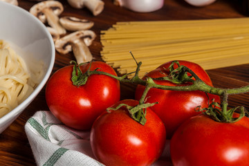 Bodegon de comida italiana, espagueti