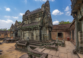 Fototapeta na wymiar Library and inner court of Banteay Samre temple, Cambodia