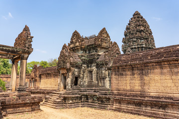 Fototapeta premium First enclosure wall and gopuram (entrance) of Banteay Samre temple, Cambodia