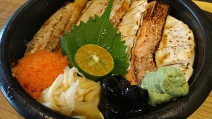 sashimi raw fish seafood rice bowl - sashimi on rice, donburi, japanese food