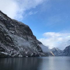 Obraz premium winter view of naeroyfjord, norway